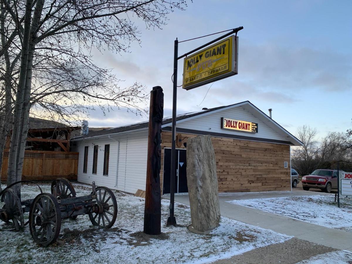 Jolly Giant Pub & Motel Willow Bunch Exterior foto